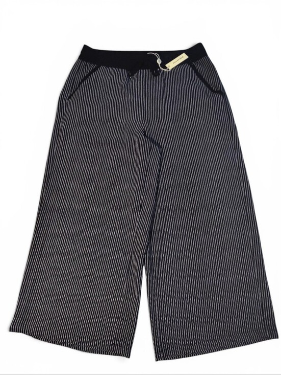 Max Studio Pants - 🆕️  Max Studio Black & White Striped Pull-on Cropped Wide Leg Pant Womens Large